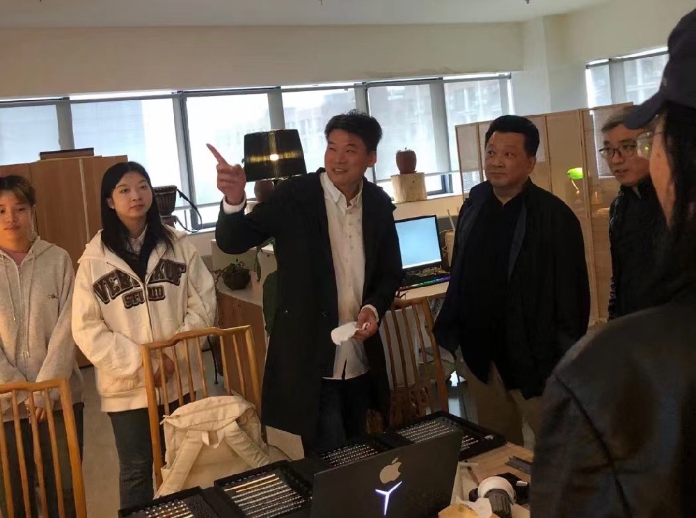 郁钧剑院长和众位领导莅临视察